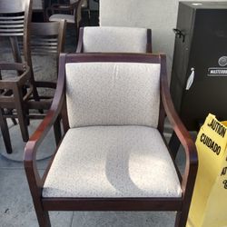 Vendo 20 Sillas A $20