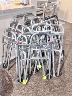 Adults walkers like new 20$ for each