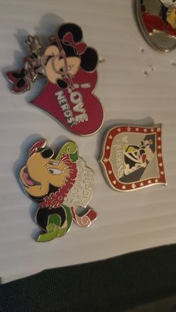 Disney trading pins Minnie Mouse