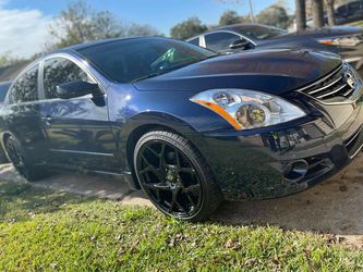 2012 Nissan Altima (New Custom Paint)