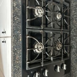 Maytag Gas Stove Top !  Something Is Wrong With One Burner 