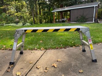 Werner AP–20 aluminum work platform ladder