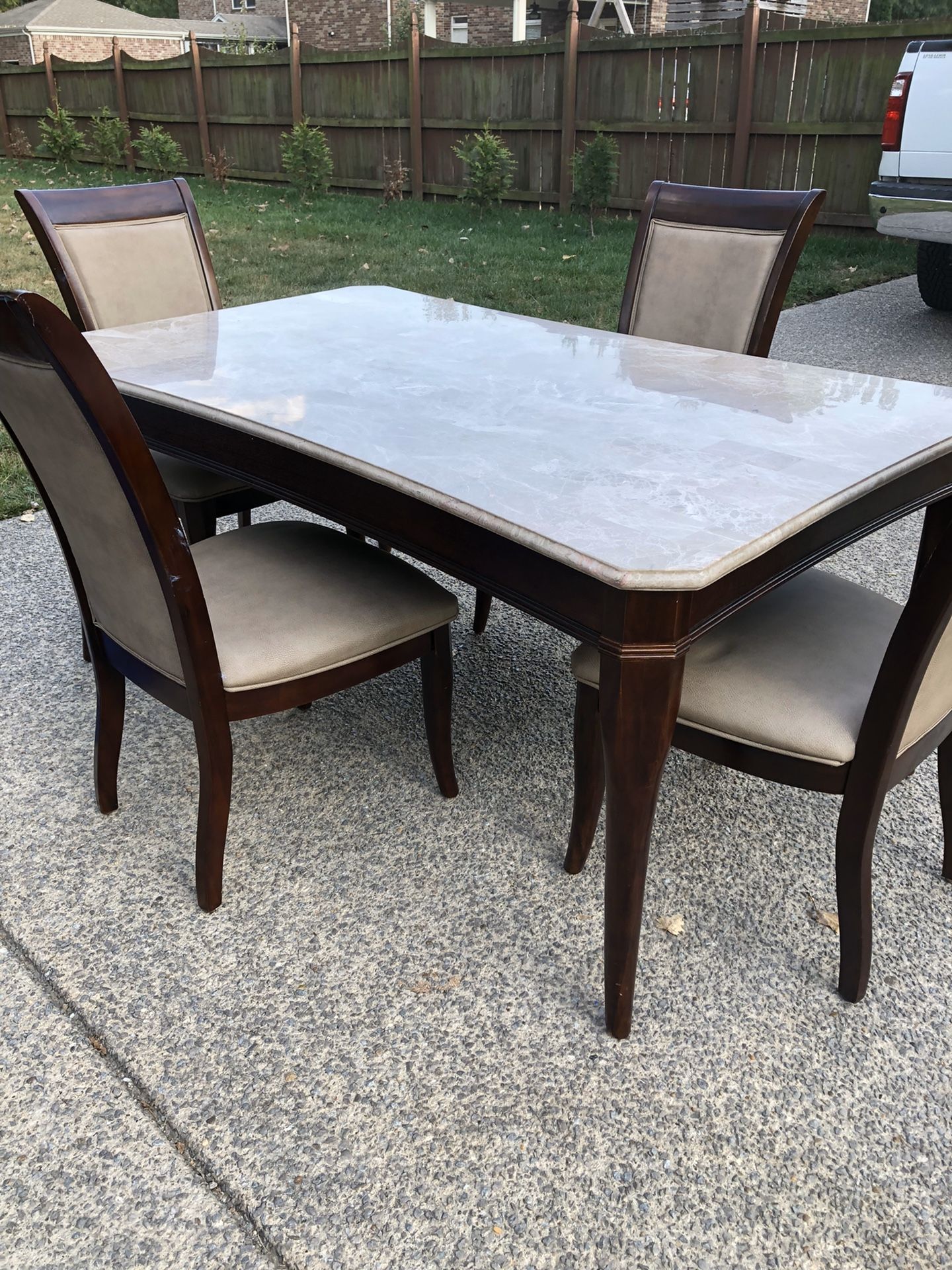 Dining room table w/4 chairs