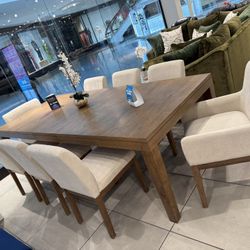 Gorgeous Dining Set ✨ Long Table 102”L 