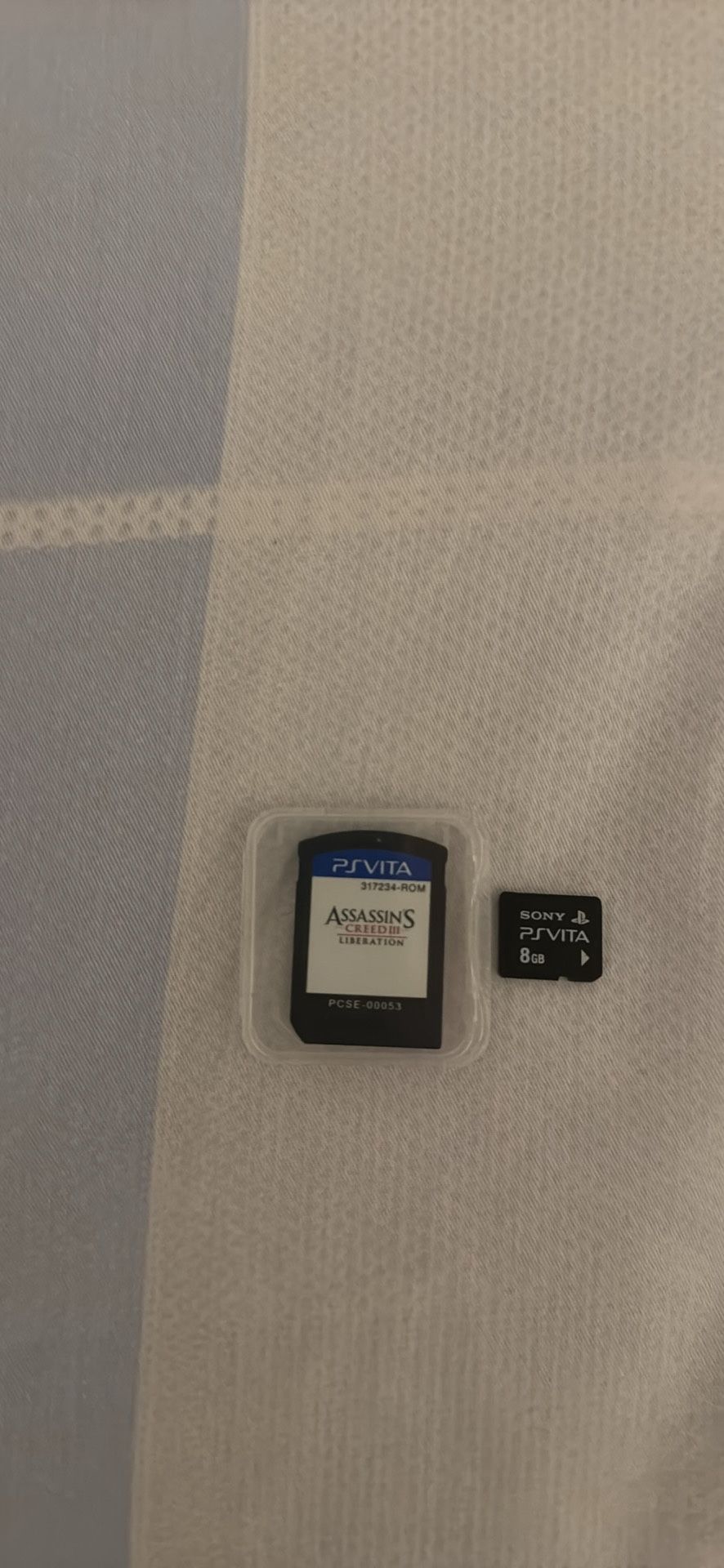 PS Vita 8gb memory card and the game