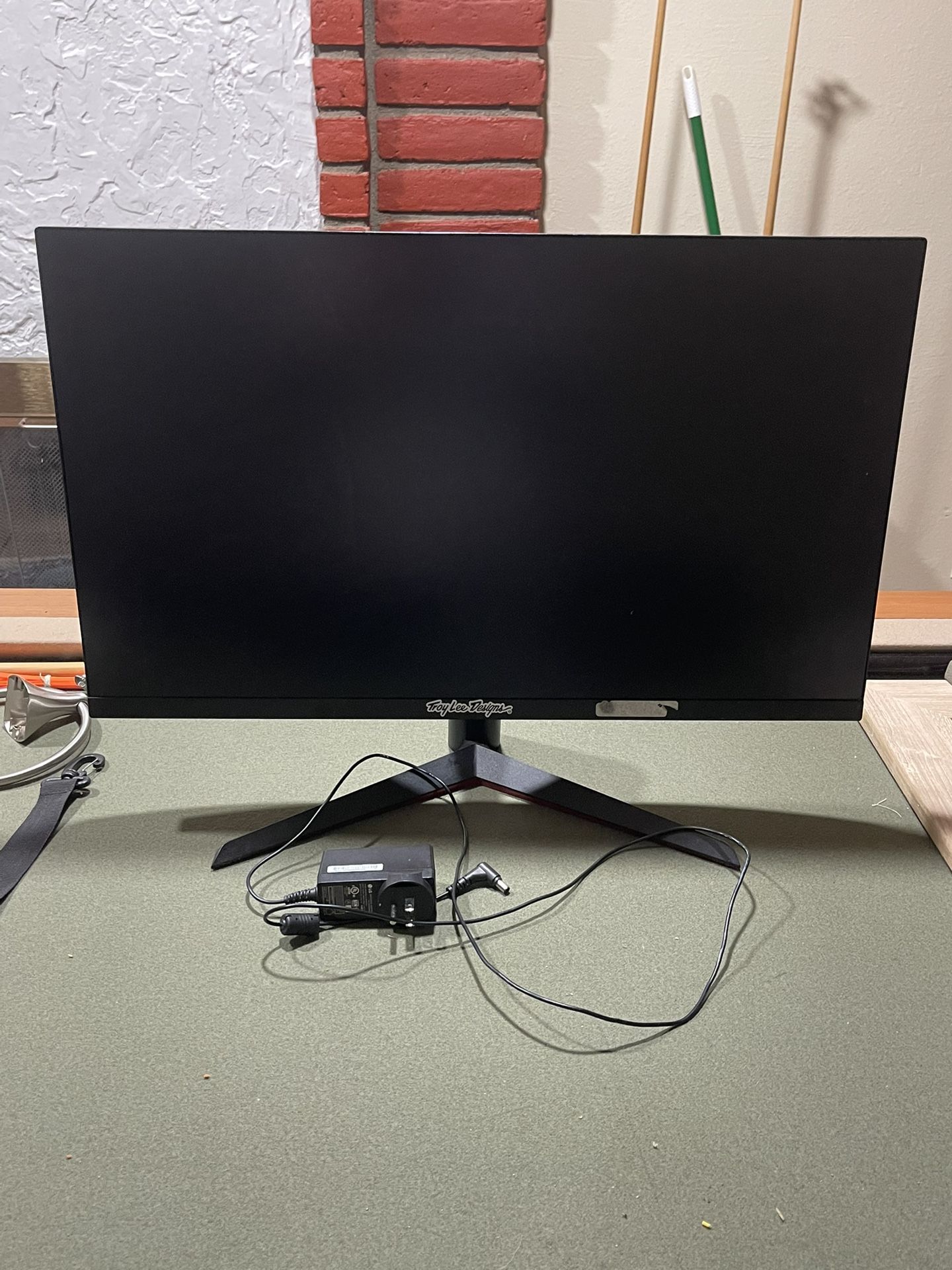 LG 27” monitor