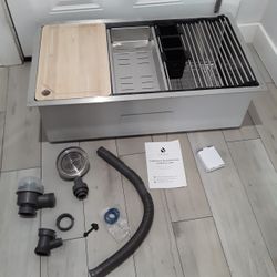New Workstation Kitchen Sink  33 W X 19 L Inches 