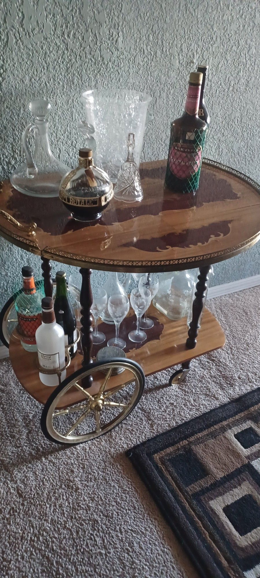 VINTAGE LICOR CART