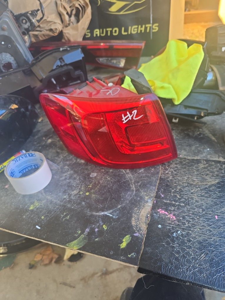 11 12 13 14 Volkswagen Jetta Sedan Tail Light OEM