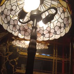 Vintage Style Stained Glass Floral Table Lamp