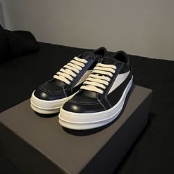 Rick Owens Low Top Sneaker