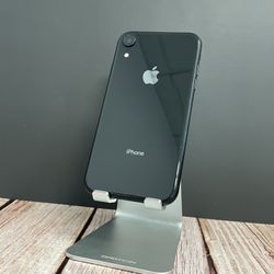 iPhone XR - Unlocked - 64GB 