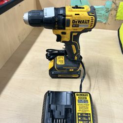 DEWALT 20V DRILL & BATERY  W/ CHARGER SELLING FOR $99‼️