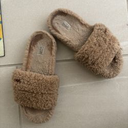 UGG Cozetta Curly Slide