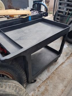Uline utility cart. Good condition. Measurements are are in the pictures. I can deliver for extra.