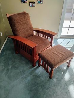 Mission-Style Chair w/ Ottoman (Wood)