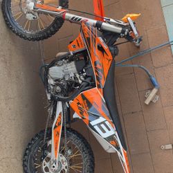2020 KTM 450sxf ( Dirt Bike) 