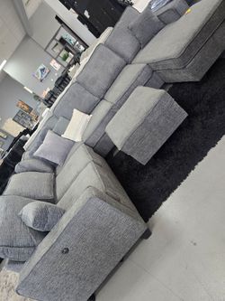 ✨️ Sectionals, 2pc Sofas ✨️ Furniture Queen Bedrooms, Dining Avail