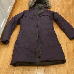 THE NORTH FACE WOMENS PARKA s MEDIUM