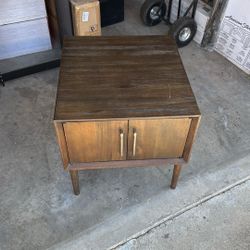 Coffee And Side Tables 