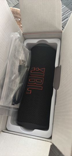 JBL Flip 7 Bluetooth Speaker - Black