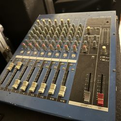 Yamaha 8 Channel Mixer