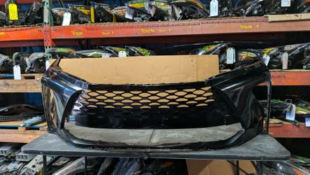 2025-2026 TOYOTA CROWN SIGNIA FRONT BUMPER OEM USED #11531
