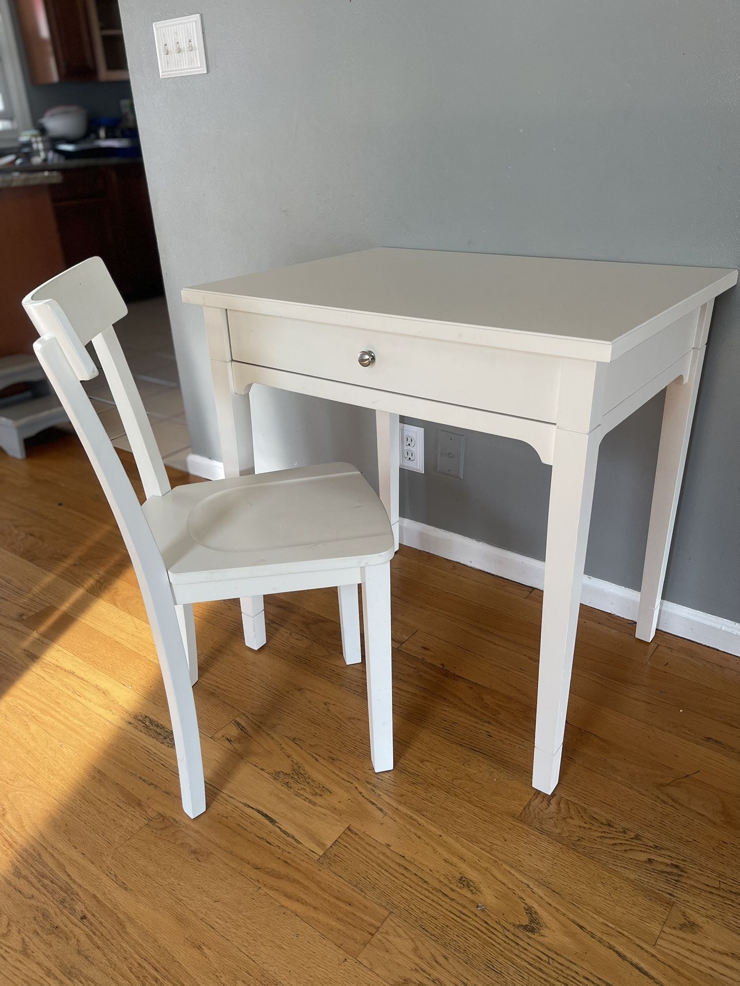Kids Desk An Chair