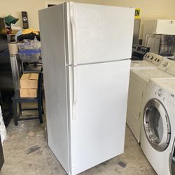 GE Refrigerator 