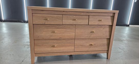 7-Drawer Dresser – Oak Finish Bedroom Storage Chest