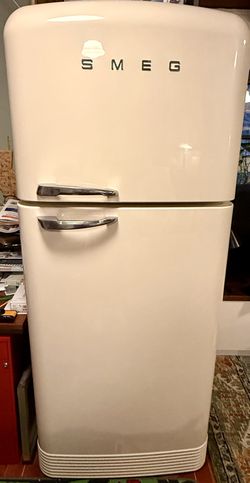 SMEG FAB50 Cream fridge