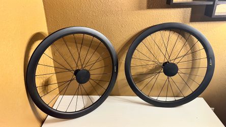 Rines de carbon para bicicleta