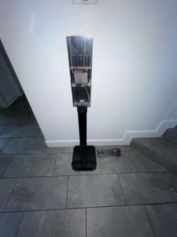 Dyson V8 wall mount and floor stand