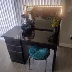 Vanity/ Computer Desk 