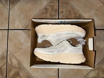 Hokas