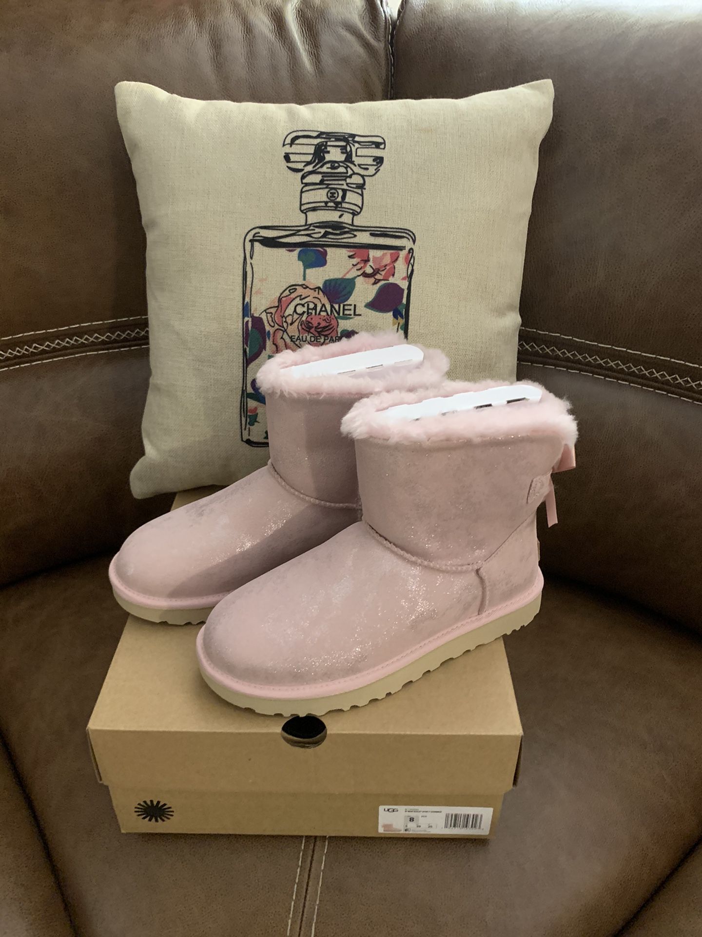 Ugg Mini Bailey Bow Pink Shimmer Size 8 NeW