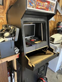 Dynamo Arcade Cabinet
