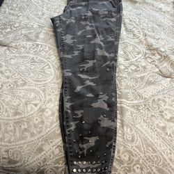 Women’s Camo Jeans With Studs On Ankle Size 16