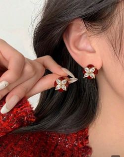 Women’s clover Earrings!!!!