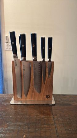 New hexclad knife set with wood block