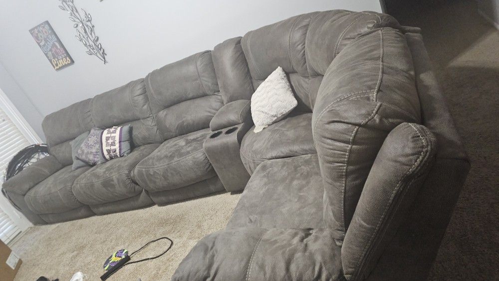 Sectional L shaped couch with 3 power reclining seats