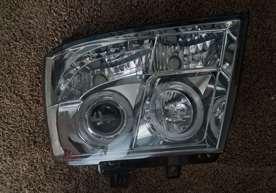 2007-14 Chevy Tahoe Headlights