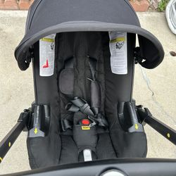 Doona Stroller Almost Brand New (fully Authentic )