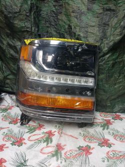2016-18 Chevy Silverado Right Headlight