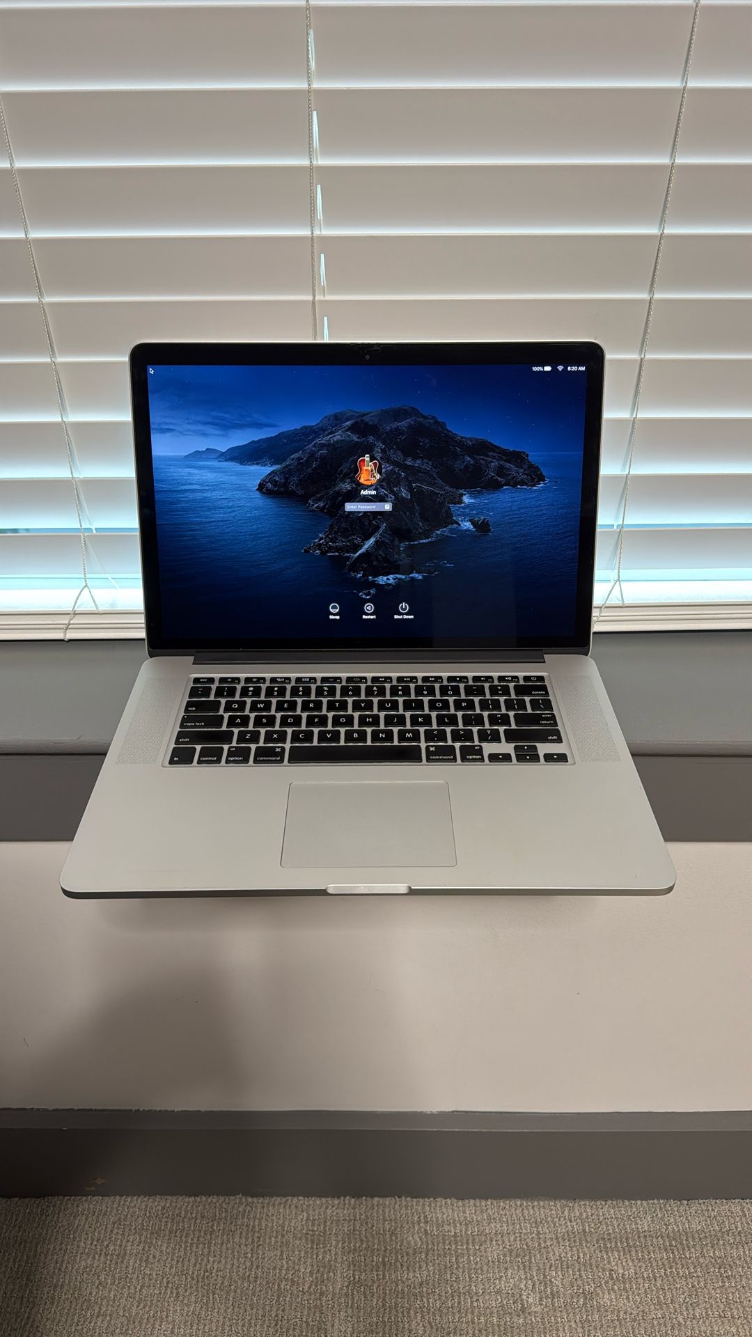 MacBook Pro - Core i7, 8gb, 256 SSD