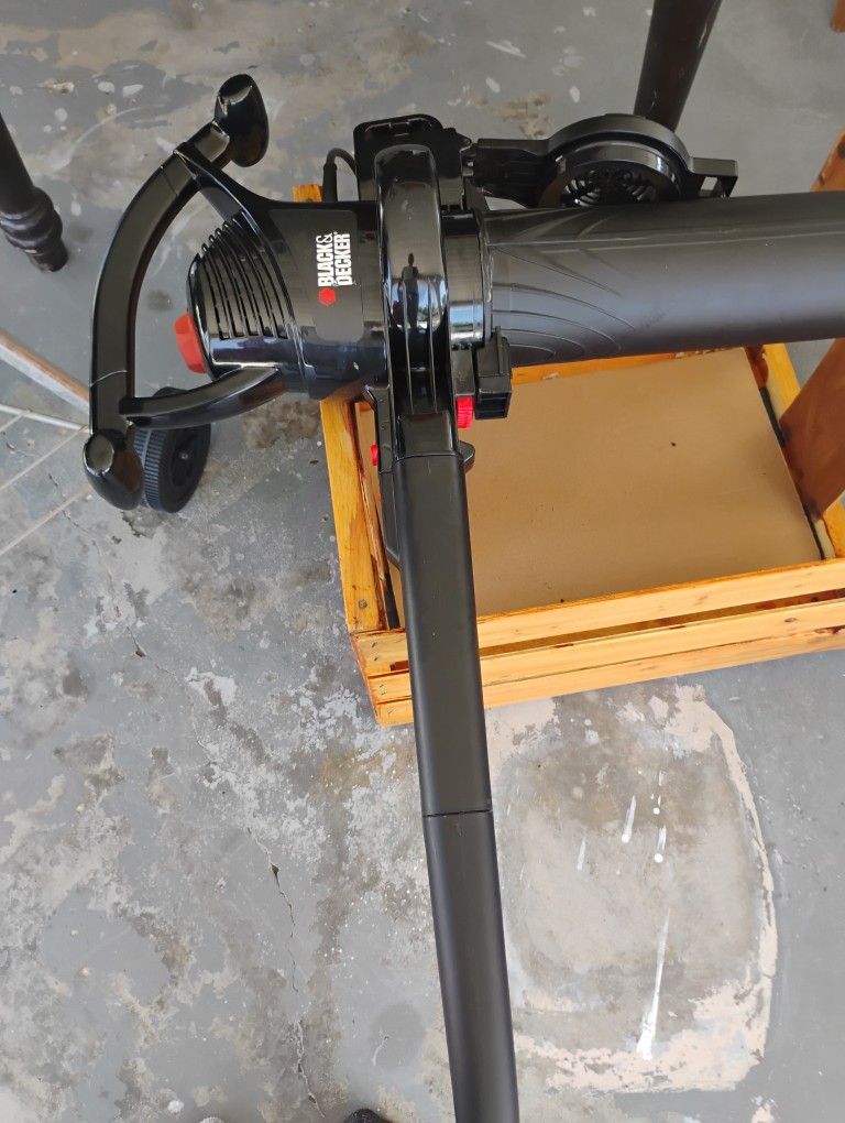 Leaf Blower Lawn Vac brand New Make Offer
