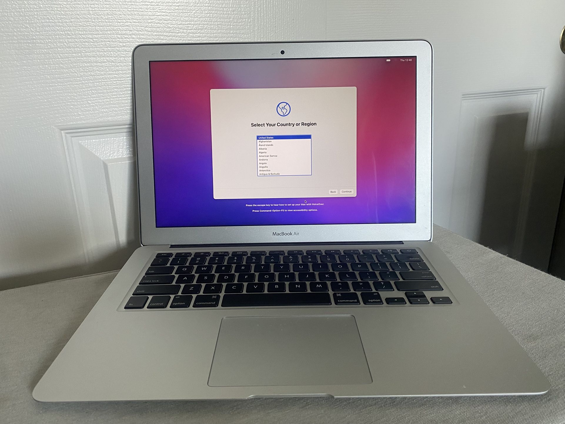 MacBook Air (13-inch, 2017)