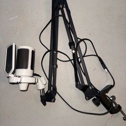 Fifine microphone with boom arm
