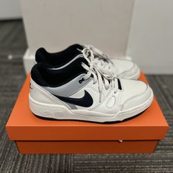 Nike Sneakers 