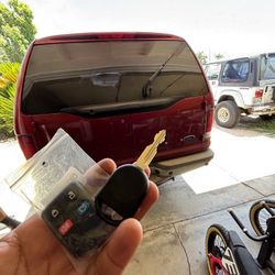 Car Keys N Remotes/ Llaves Con Control 